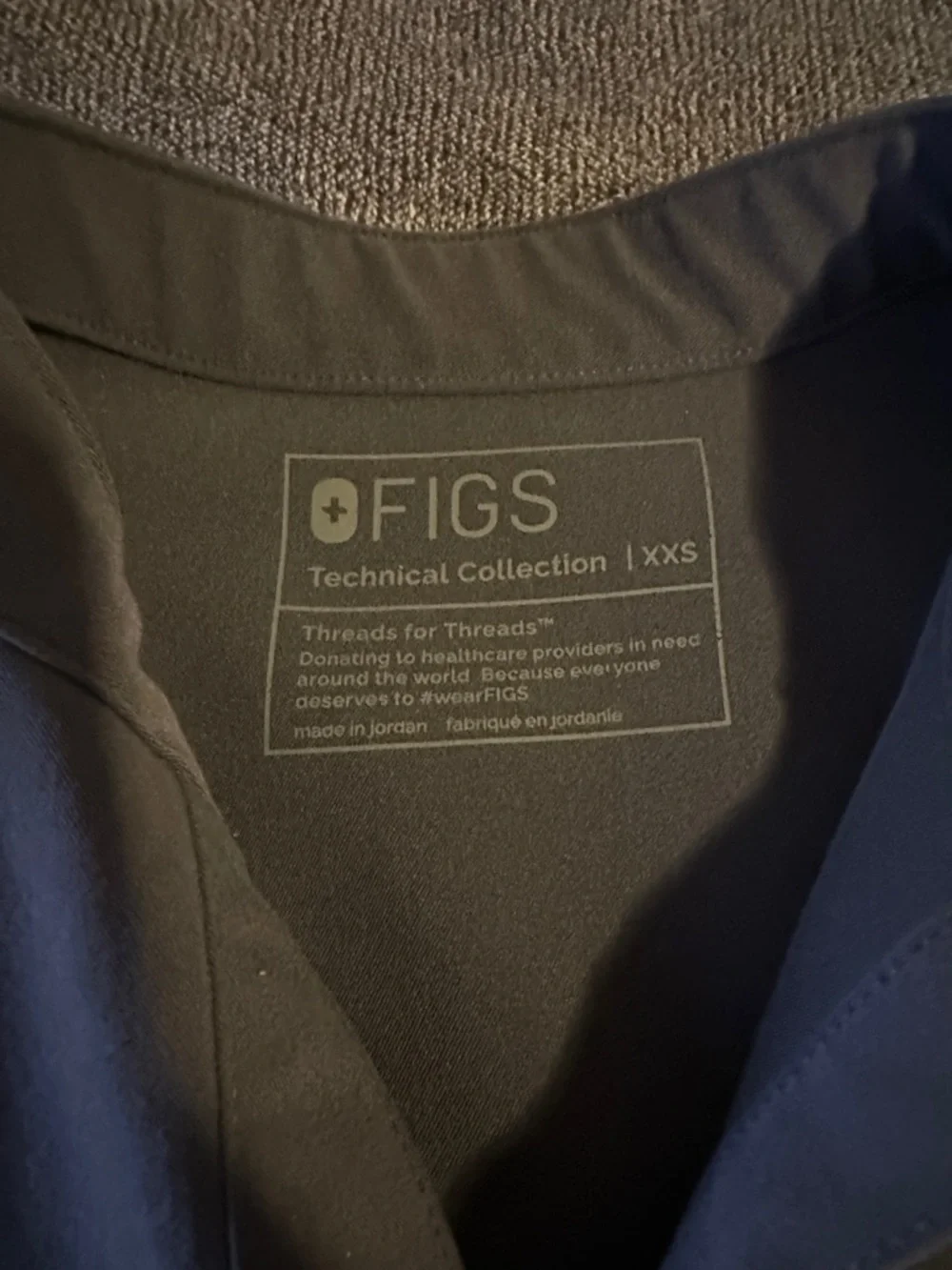 Figs Kade Cargo pants and Rafaela top in Charcoal - Picture 5 of 5